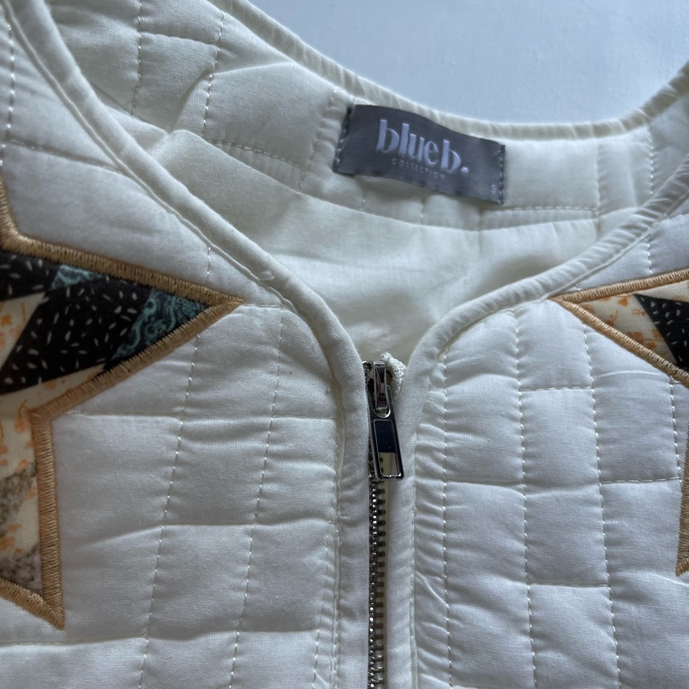 Blue b Women's Star Embroidered Quilted Jacket - Picture 10 of 11